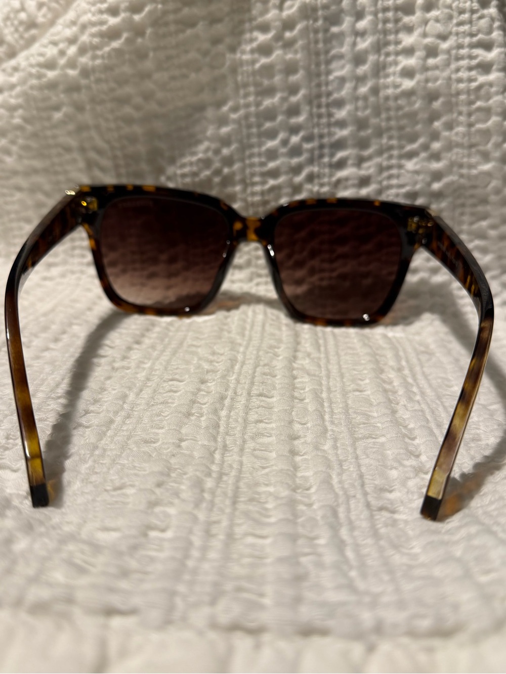 Burberry Tortoiseshell Frame Sunglasses with Brown Gradient Lenses - Picture 5 of 8